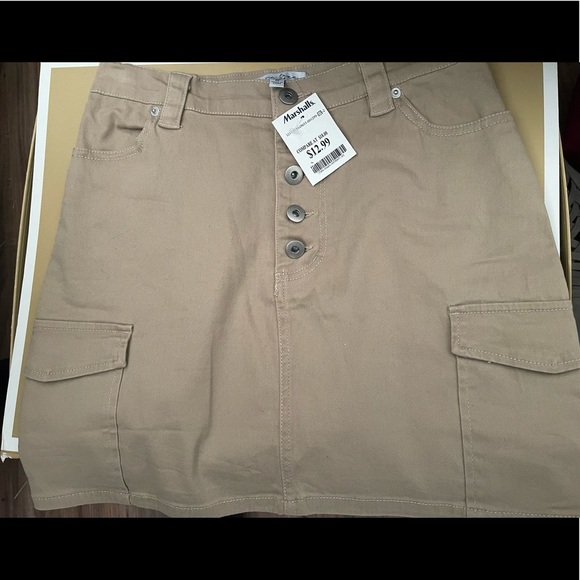 Tan mini shirt, size large, never worn - Picture 1 of 3